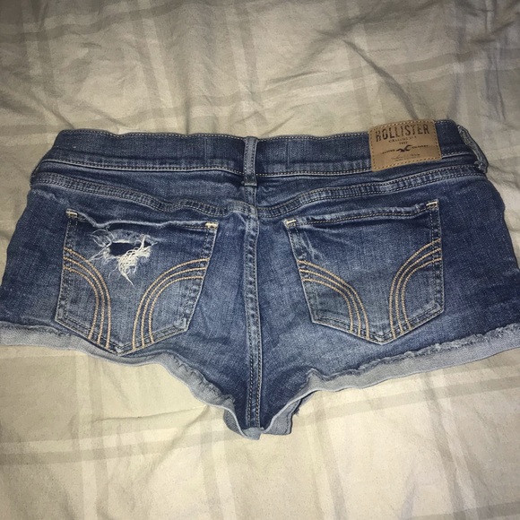Hollister Jean Shorts - Picture 2 of 3